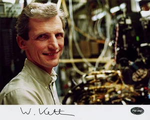 Wolfgang Ketterle SIGNED 8x10 Photo NOBEL PRIZE PSA/DNA AUTOGRAPHED - Picture 1 of 1