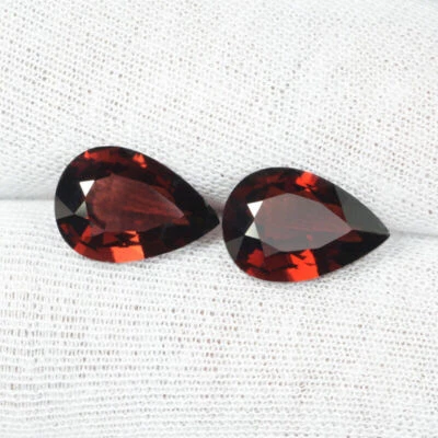 8.48 ct TOP LUSTROUS PURPLE RED - NATURAL PYROPE  GARNET LOOSE GEM Pair 1752 YB - Image 1 of 2