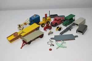 B46 1:60?? LOTE DE PLÁSTICO SIKU REMOLQUE GRÚA TRACTOR MAGIRUS BUEN ESTADO. - Imagen 1 de 18