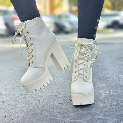 Botas con cordones de tacón ancho para mujer color blanco Foto 1 de 4