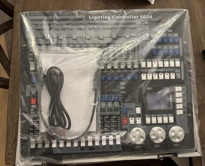 US High quality  1024 channel console 1024 DMX stage light controller in case - Image 1 of 4