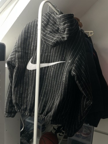 Bild 1 von 12