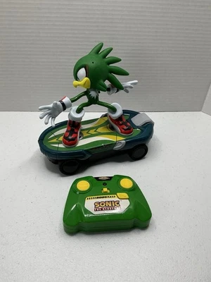 Figura de Skate SEGA Sonic Hedgehog Free Riders Jet The Hawk RC + Controle - Imagem 1 de 4