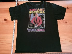 Maglietta Mr. Rogers’ Neighborhood You Are Special, Nera, Taglia Large - Foto 1 di 10