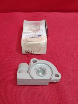 OEM GM Throttle Position Sensor 17112677 For 1987-1995 GM Vehicles TH47 - Image 1 of 4