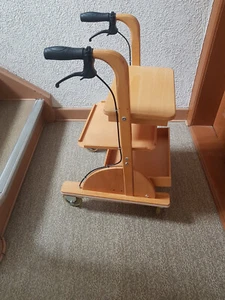 Rollator aus Holz - für die Wohnung - schmal, wendig, stabil - NP 460€ ! - Bild 1 von 6