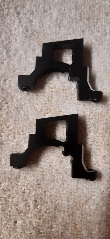  Serpent Viper 989 / 989 40Th ecc. Staffe fissaggio cuscinetti post. Se 903739 - Immagine 1 di 1