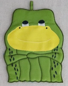 Vintage 1970s Hallie St. Mary Inc. Green Frog Toad Pot Holder Teapot Tea Trivet - Picture 1 of 3