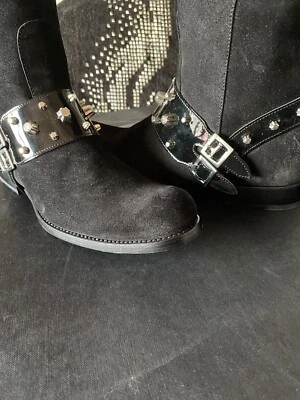 BOTAS DSQUARED2 MUJER TALLA 40 COLOR VERNICE NEGRO PRECIO DE VENTA SUGERIDO POR EL FABRICANTE $1299 Foto 1 de 4