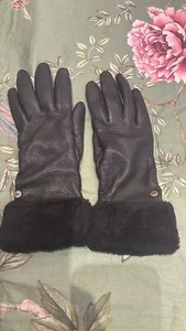 UGG women’s Leather Gloves - Picture 1 of 3