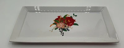 Bandeja rectangular de gres Grove Collaborative granada floral Foto 1 de 4