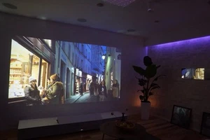 Mini Projector - Picture 1 of 3