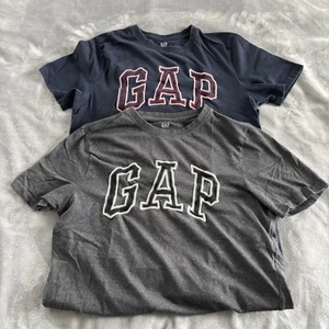 Gap T-shirt Men Sz Medium 1 Navy & 1 Gray Logo Short Sleeve Cotton Crew Neck - Picture 1 of 10