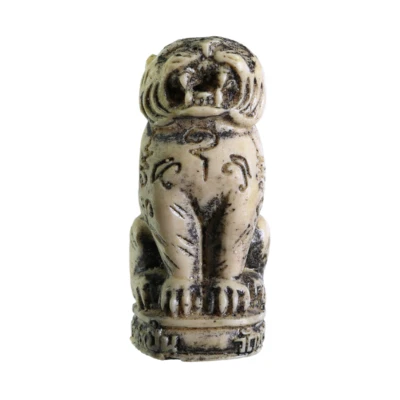 Rara estatua de tigre Luang Pho Poen Wat Bang Phra resina amuleto tailandés mágico Yantra Foto 1 de 4
