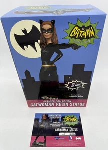 DIAMOND SELECT TOYS Classic 1966 TV Series Premier Collection: Catwoman Statue - Picture 1 of 8