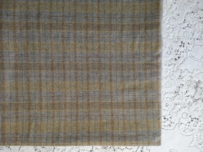 Tela de diseño a cuadros de lana ligera marrón tostado BTHY 18" L x 59" W Foto 1 de 4