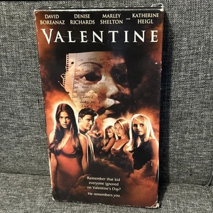 Valentine VHS Horror Slasher Denise Richards Warner Home Video Rare OOP 2001 - Foto 1 di 13
