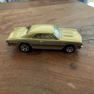 2010 Hot Wheels #44 New Models '67 CHEVELLE SS 396 Gold - Picture 1 of 4