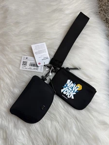 Neu mit Etikett Lululemon Doppeltasche Handgelenktasche New York Neu - Bild 1 von 5
