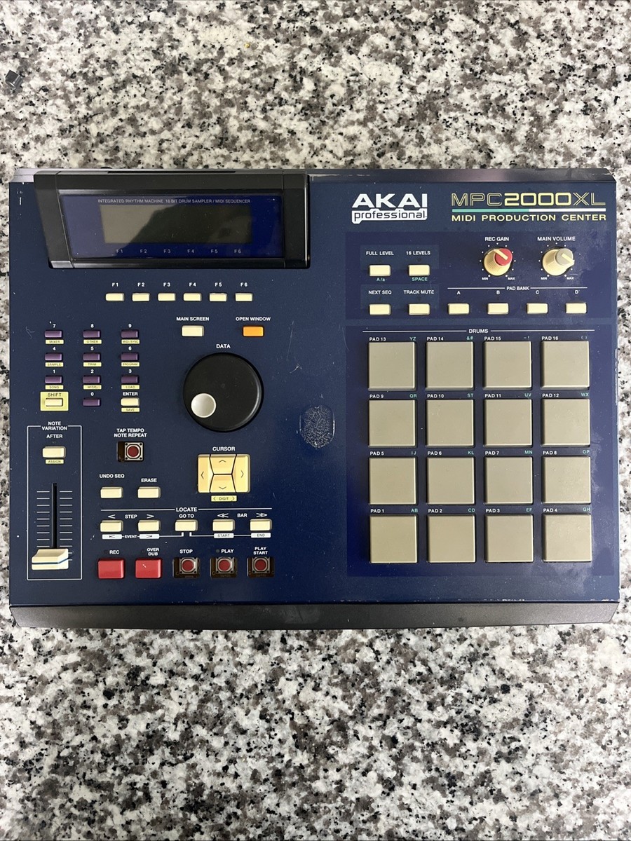 13 AKAI MPC 2000XL サンプラー 13 AKAI MPC 2000XL サンプラー