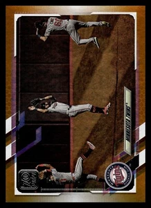 2021 Topps Series 1 Minnesota Twins Team Card Gold Foil - Picture 1 of 2