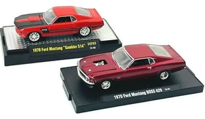Diecast Cars - 1970 Mustang Gambler 514 & Boss 429 mit Aufsteller - M2 Maschine - Bild 1 von 12