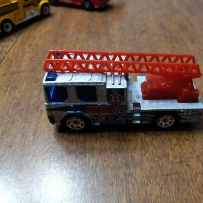 Matchbox 2004 Hero City Dennis Sabre #34 Fire Truck Silver Diecast B5374 - Image 1 of 4