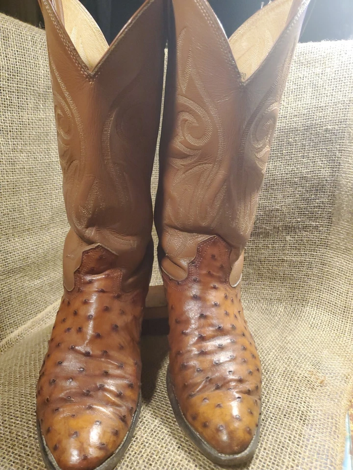 Botas femininas Full Quill Ostrich Nacona, tamanho 9,5 D  - Imagem 1 de 4