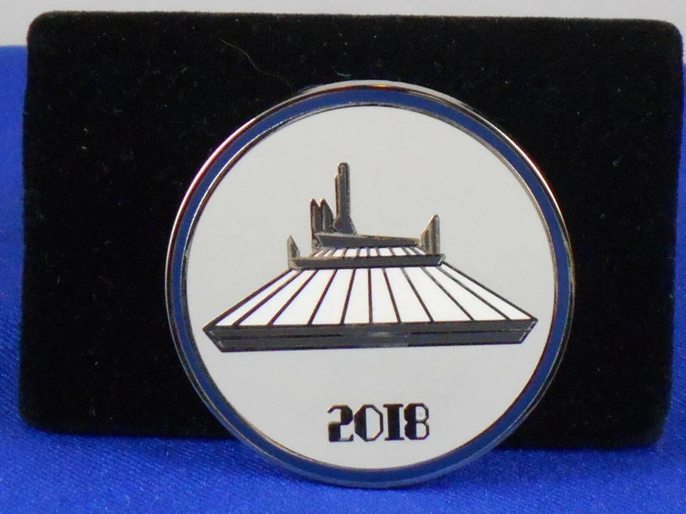 Prendedor comercial Cloisonne esmalte refuerzo atracción Disney Space Mountain 2018 Foto 1 de 1