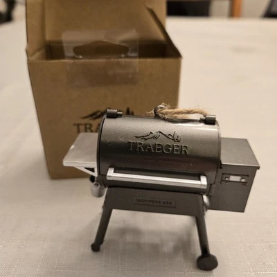 TRAEGER INDUSTRIES NEW Traeger Ironwood 885 Grill Smoker Christmas Ornament Mini Replica