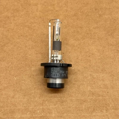 OEM 01-03 Lexus RX300 Xenon HID D2R 35W DOT Xenon HID Light Bulb Lamp Flash - Image 1 of 3