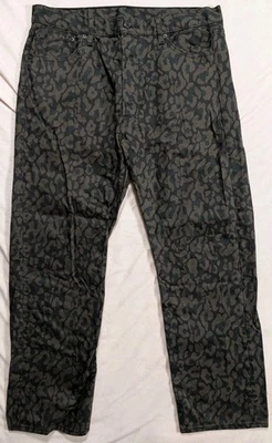 Pantalones de mezclilla Levis para hombre 36x30 (se adapta a 34x30) verde oliva 501 guepardo estampado de leopardo botón Foto 1 de 4