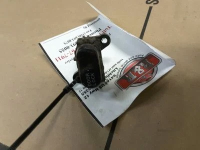 00 01 02 MAZDA 626 L. ELECTRIC DOOR SWITCH DRIVER LOCK 135752 - Image 1 of 4