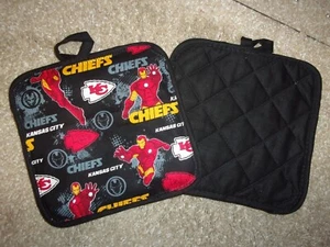 Topflappen mit Kansas City Chiefs und Captain Marvel (2) - Bild 1 von 1