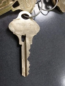 2 Keys Precut  S123 Originals - Picture 1 of 6