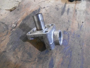 Jaguar XJS V12 XJ12 Series 3 Oil Inlet Elbow. C37882 - Picture 1 of 2