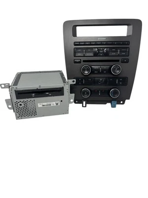 Reproductor de CD radio agitador Ford Mustang 2010-2014 con panel de control climático de CA fabricante de equipos originales Foto 1 de 4