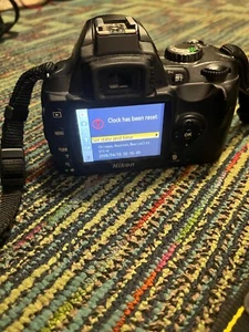 Nikon D40 DSLR Camera with 18-55 mm Kit Lens - Picture 1 of 4
