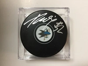 Disco de hockey Lukas Radil autografiado SJ San Jose Sharks b - Imagen 1 de 1