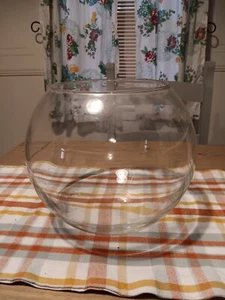 VINTAGE LARGE GLASS BUBBLE BOWL FISH BOWL VASE 8 1/2" TALL - Picture 1 of 5