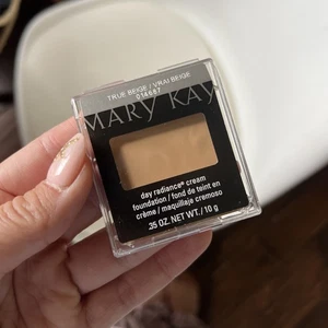 Mary Kay Day Radiance TRUE BEIGE Cream Foundation - Picture 1 of 2