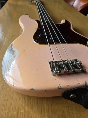 Bajo Fender USA Precision Foto 1 de 4