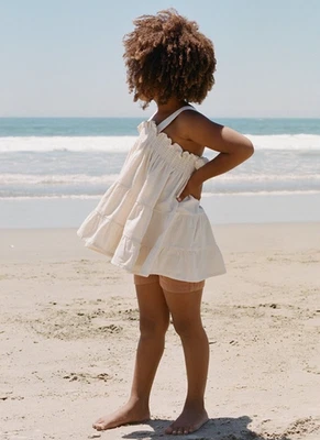 Noble девочек органический GOTS овсяное молоко бежевый со сборками Fia Twirly оборки платье размер 4 - Изображение 1 из 2