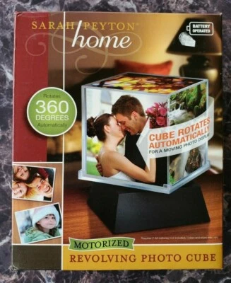 Cubo de fotos giratorio motorizado Sarah Peyton Home foto de 4" x 4" - giro automático 360° Foto 1 de 4