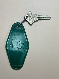 Vintage Hotel Motel Room Key Fob & Key #409 - Picture 1 of 2