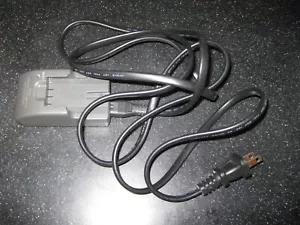 OEM Olympus Li-ion Camera Battery Charger LI-10C LI-10CN For LI-10B Works great - Picture 1 of 3