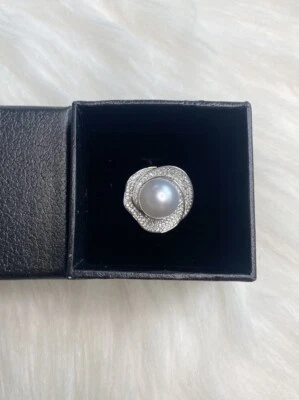 Anillo de imitación de perla flor de camelia ajustable abierto apilable nuevo Foto 1 de 4