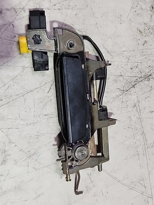 Оригинальная ручка внешней двери водителя для BMW E36 318 323 325 328 M3 1992-99 годов выпуска 1 штекер - Изображение 1 из 4