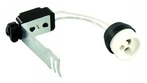 Eine GU10 Fassung mit Zugentlastung für Einbaustrahler mit Abstandshalter 230V - Bild 1 von 4