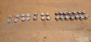 WEISSMETALLNABEN RÄDER MASSSTAB 1:50 RESTPOSTEN X14 PAAR & 5 UNGERADE KOSTENLOSE P&P - Bild 1 von 12